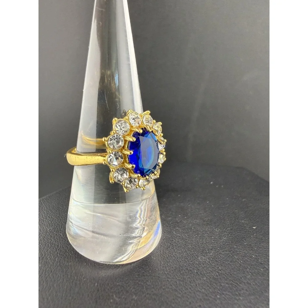 Cocktail Ring Blue Gold Tone Rhinestone Oval Cluster Size 8